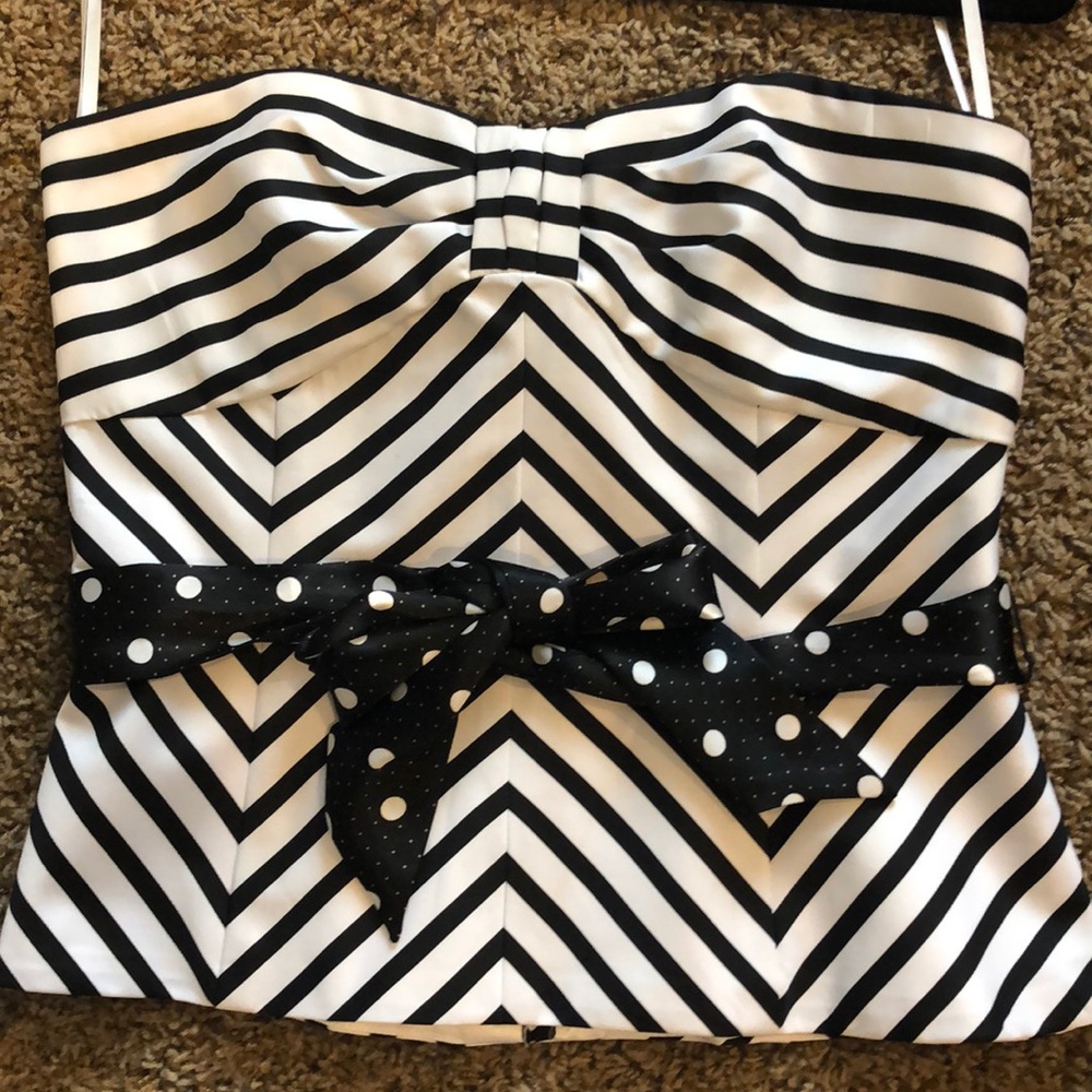 Strapless top
